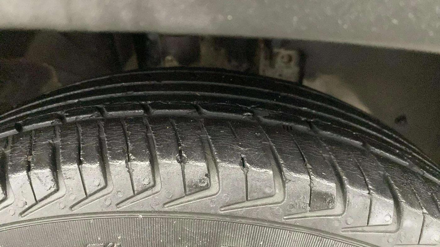 2018 Renault Kwid RXT 1.0, CNG, Manual, 72,428 km, Right Front Tyre Tread