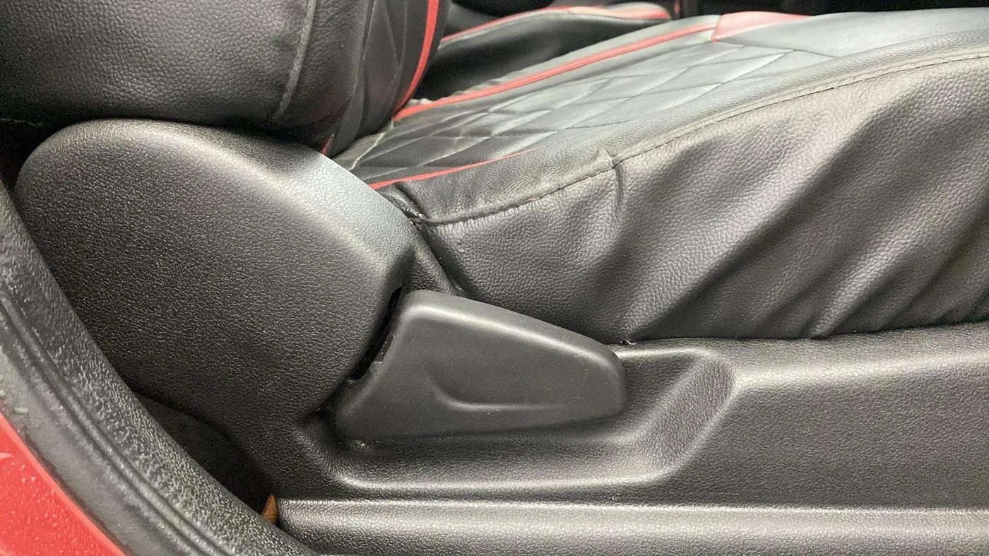 2018 Renault Kwid RXT 1.0, CNG, Manual, 72,428 km, Driver Side Adjustment Panel
