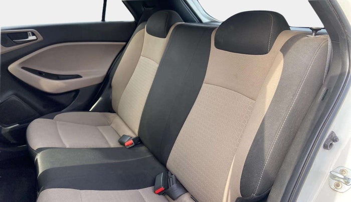 2015 Hyundai Elite i20 SPORTZ 1.2 (O), Petrol, Manual, 66,601 km, Right Side Rear Door Cabin