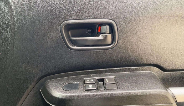 2022 Maruti IGNIS SIGMA 1.2, Petrol, Manual, 25,361 km, Driver Side Door Panels Control