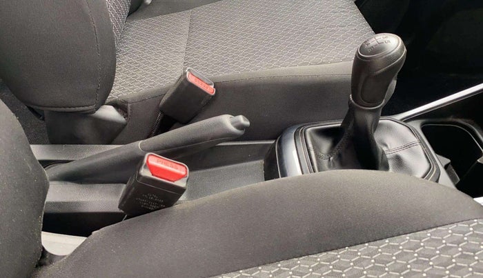 2022 Maruti IGNIS SIGMA 1.2, Petrol, Manual, 25,361 km, Gear Lever