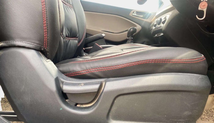 2018 Hyundai Elite i20 MAGNA EXECUTIVE 1.2, CNG, Manual, 77,848 km, Driver Side Adjustment Panel
