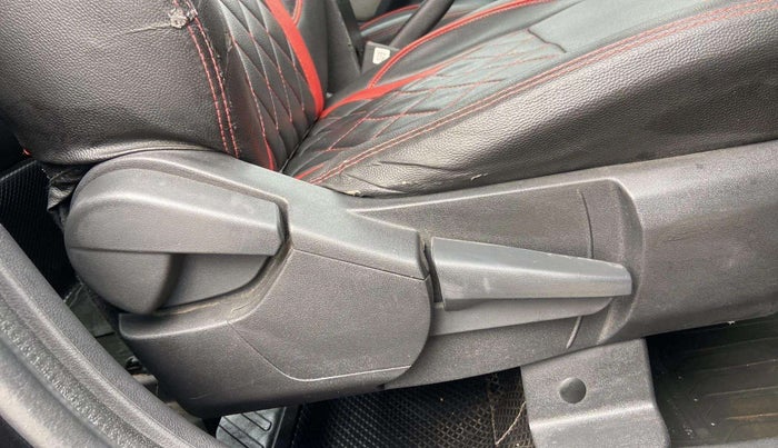 2023 Nissan MAGNITE XV TURBO CVT, Petrol, Automatic, 49,873 km, Driver Side Adjustment Panel