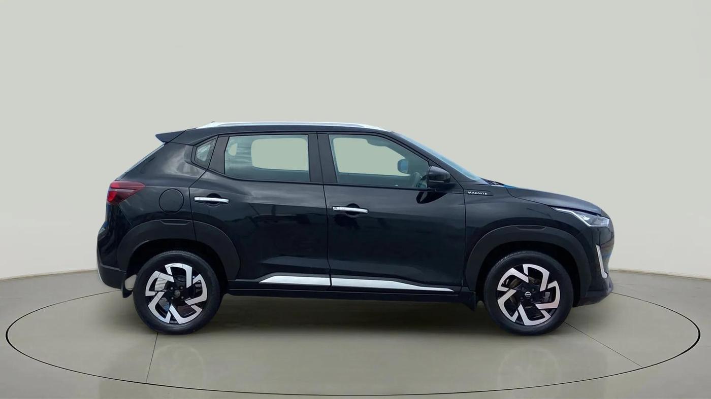 2023 Nissan MAGNITE XV TURBO CVT, Petrol, Automatic, 49,982 km, Right Side View