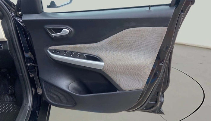 2023 Nissan MAGNITE XV TURBO CVT, Petrol, Automatic, 49,873 km, Driver Side Door Panels Control