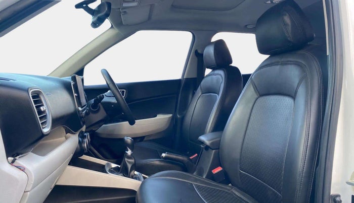 2023 Hyundai VENUE SX 1.2 PETROL, Petrol, Manual, 31,232 km, Right Side Front Door Cabin