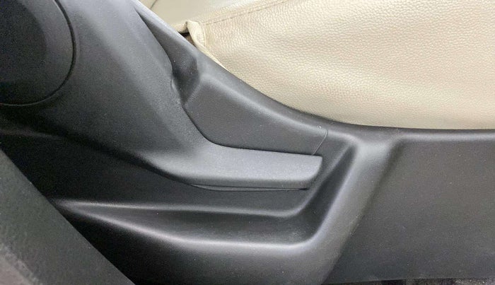 2019 Maruti New Wagon-R VXI 1.2, Petrol, Manual, 33,391 km, Driver Side Adjustment Panel
