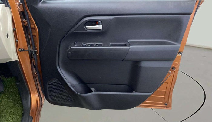 2019 Maruti New Wagon-R VXI 1.2, Petrol, Manual, 33,391 km, Driver Side Door Panels Control