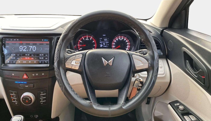 2023 Mahindra XUV300 W6 1.2 PETROL, Petrol, Manual, 17,192 km, Steering Wheel Close Up