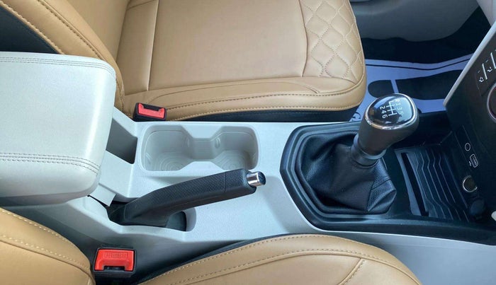 2023 Mahindra XUV300 W6 1.2 PETROL, Petrol, Manual, 17,192 km, Gear Lever