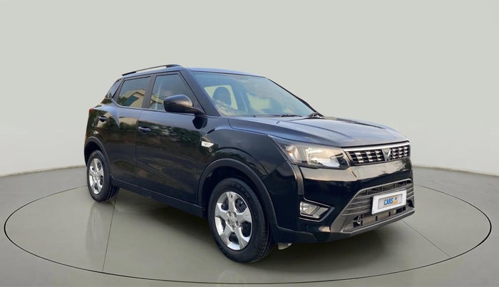 2023 Mahindra XUV300 W6 1.2 PETROL, Petrol, Manual, 17,192 km, Right Front Diagonal