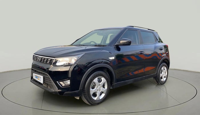 2023 Mahindra XUV300 W6 1.2 PETROL, Petrol, Manual, 17,192 km, Left Front Diagonal
