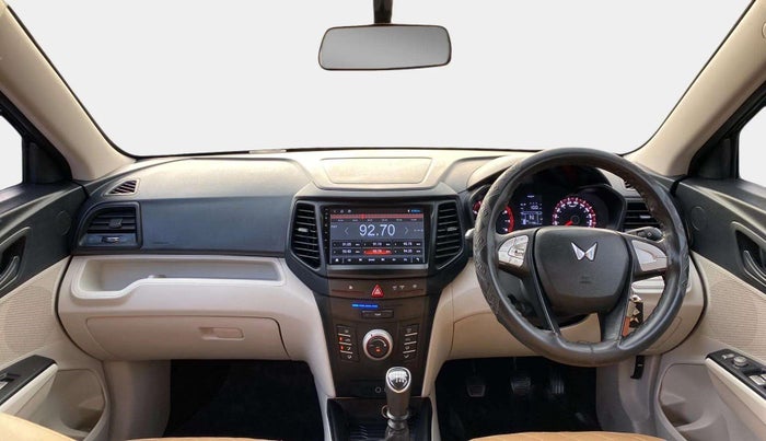 2023 Mahindra XUV300 W6 1.2 PETROL, Petrol, Manual, 17,192 km, Dashboard
