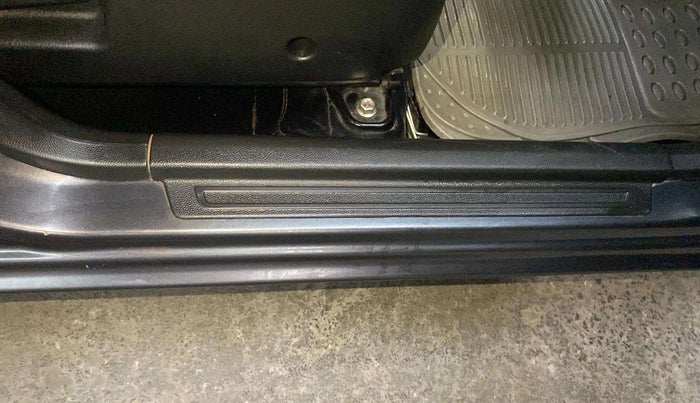 2022 Maruti Alto VXI PLUS, Petrol, Manual, 71,998 km, Right running board - Minor scratches