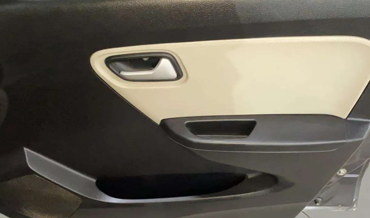 2022 Maruti Alto VXI PLUS, Petrol, Manual, 72,028 km, Driver Side Door Panels Control