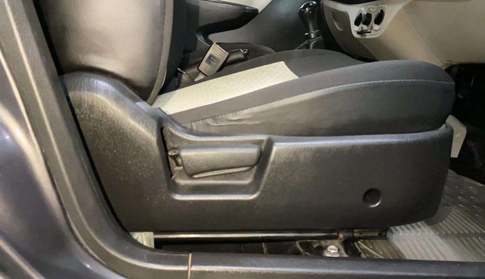 2022 Maruti Alto VXI PLUS, Petrol, Manual, 71,988 km, Driver Side Adjustment Panel