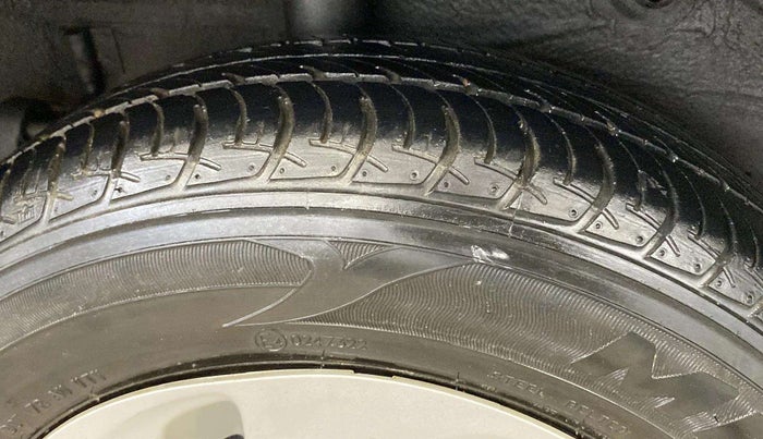 2016 Maruti Celerio ZXI, Petrol, Manual, 23,266 km, Left Front Tyre Tread