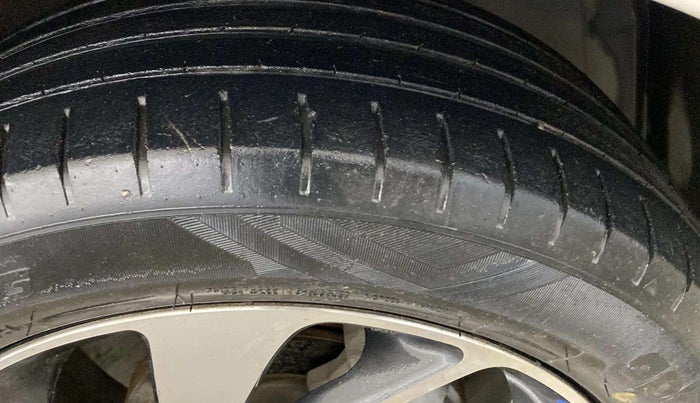 2021 Maruti Baleno ZETA PETROL 1.2, Petrol, Manual, 87,768 km, Right Front Tyre Tread