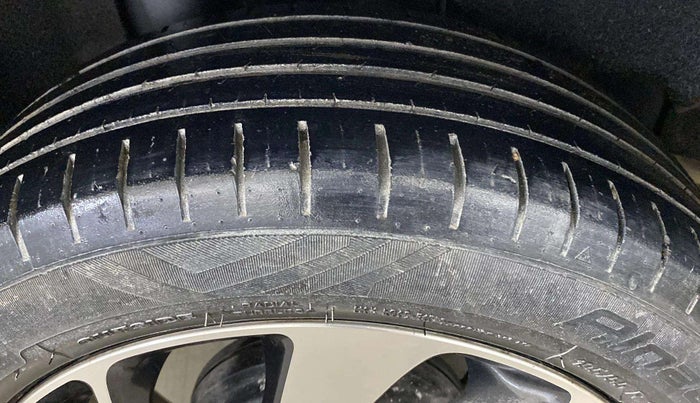 2021 Maruti Baleno ZETA PETROL 1.2, Petrol, Manual, 87,768 km, Left Front Tyre Tread