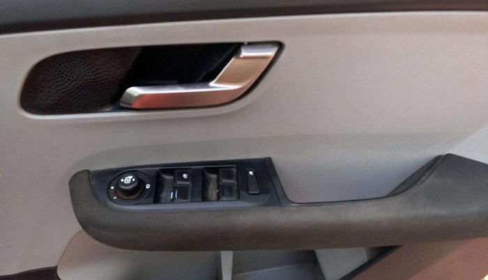 2021 Tata ALTROZ XZ PETROL, Petrol, Manual, 59,738 km, Driver Side Door Panels Control