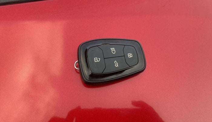 2021 Tata ALTROZ XZ PETROL, Petrol, Manual, 59,738 km, Key Close Up