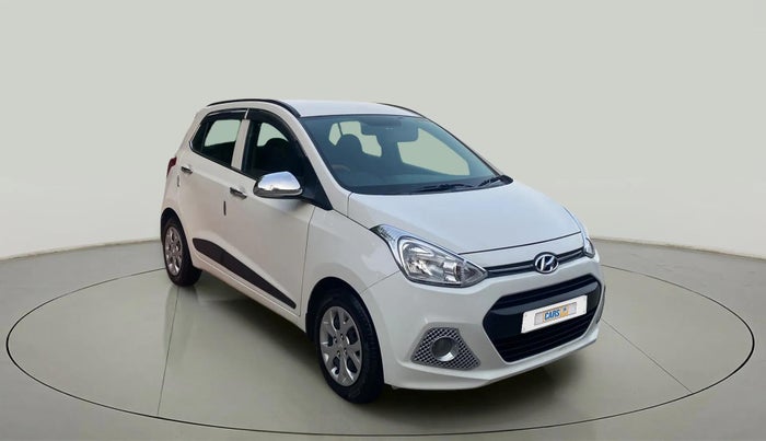 2016 Hyundai Grand i10 SPORTZ 1.2 KAPPA VTVT, Petrol, Manual, 61,225 km, Right Front Diagonal