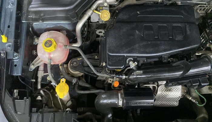 2019 Mahindra XUV300 W6 1.2 PETROL, Petrol, Manual, 47,498 km, Engine View - Right