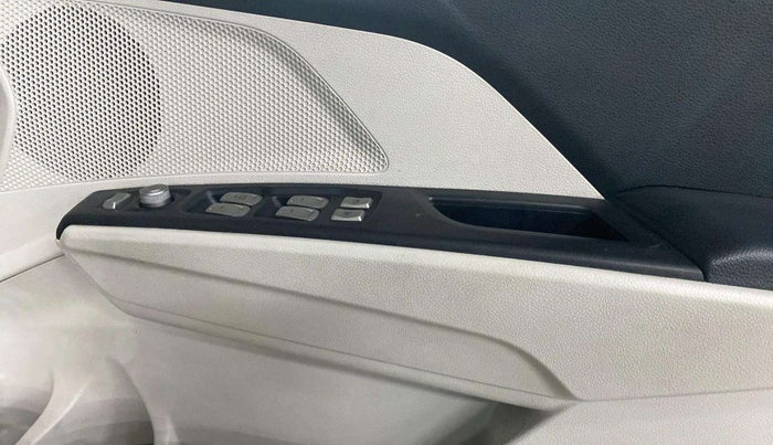 2019 Mahindra XUV300 W6 1.2 PETROL, Petrol, Manual, 47,498 km, Driver Side Door Panels Control