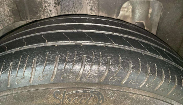 2019 Mahindra XUV300 W6 1.2 PETROL, Petrol, Manual, 47,498 km, Right Rear Tyre Tread