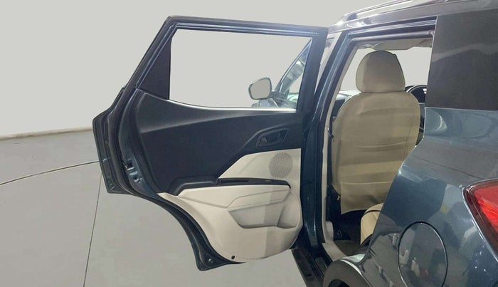 2019 Mahindra XUV300 W6 1.2 PETROL, Petrol, Manual, 47,498 km, LHS Rear Door