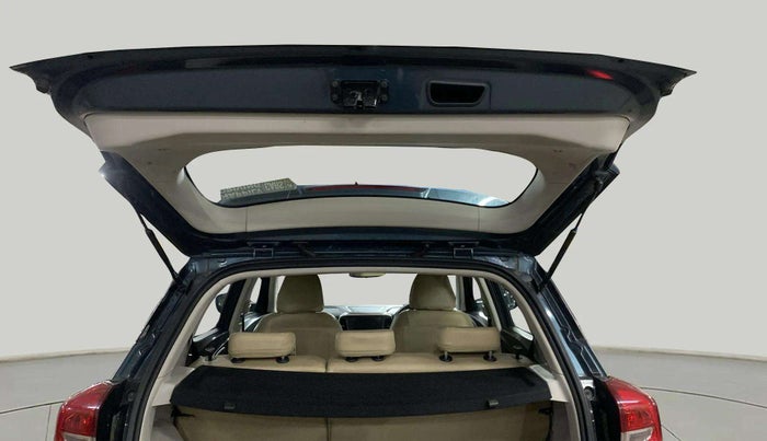 2019 Mahindra XUV300 W6 1.2 PETROL, Petrol, Manual, 47,498 km, Boot Door Open