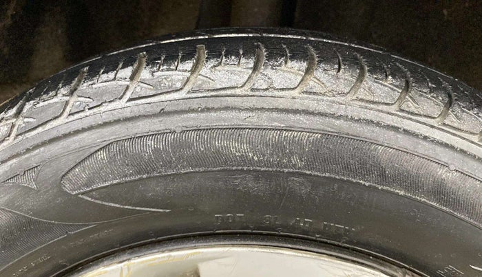 2017 Maruti Baleno DELTA PETROL 1.2, Petrol, Manual, 67,901 km, Left Front Tyre Tread