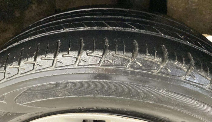 2017 Maruti Baleno DELTA PETROL 1.2, Petrol, Manual, 67,901 km, Right Rear Tyre Tread