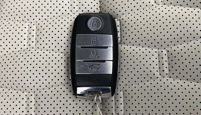 2023 KIA SELTOS  HTX IVT G, Petrol, Automatic, 18,885 km, Key Close Up