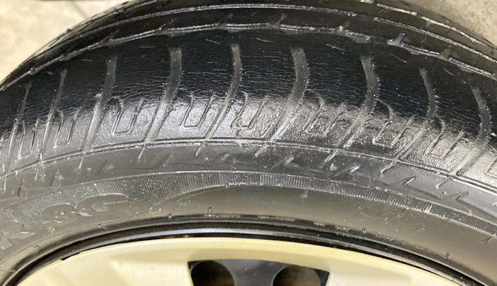 2016 Maruti Wagon R 1.0 VXI AMT, Petrol, Automatic, 36,184 km, Left Front Tyre Tread