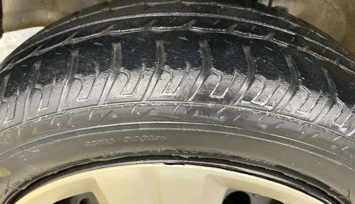 2016 Maruti Wagon R 1.0 VXI AMT, Petrol, Automatic, 36,184 km, Left Rear Tyre Tread