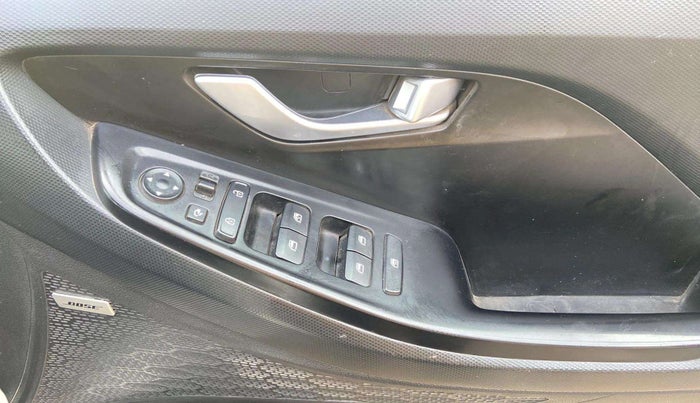 2021 Hyundai Creta SX (O) 1.4 TURBO DCT, Petrol, Automatic, 93,378 km, Driver Side Door Panels Control