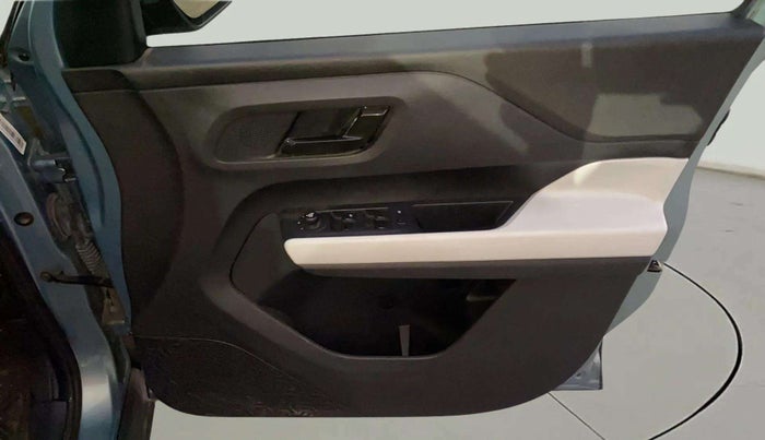 2023 Tata PUNCH ACCOMPLISHED MT CNG, CNG, Manual, 17,489 km, Driver Side Door Panels Control