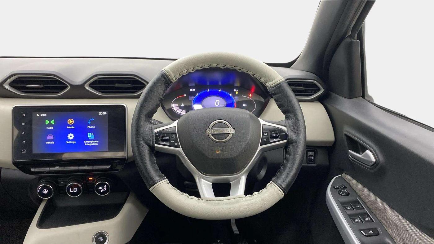 2020 Nissan MAGNITE XV TURBO CVT, Petrol, Automatic, 1,08,668 km, Steering Wheel Close Up