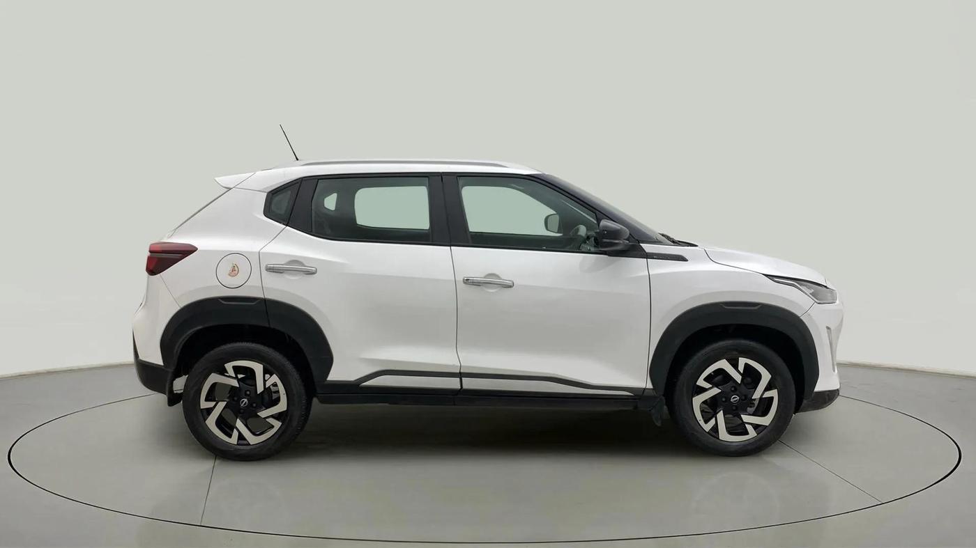 2020 Nissan MAGNITE XV TURBO CVT, Petrol, Automatic, 1,08,668 km, Right Side View