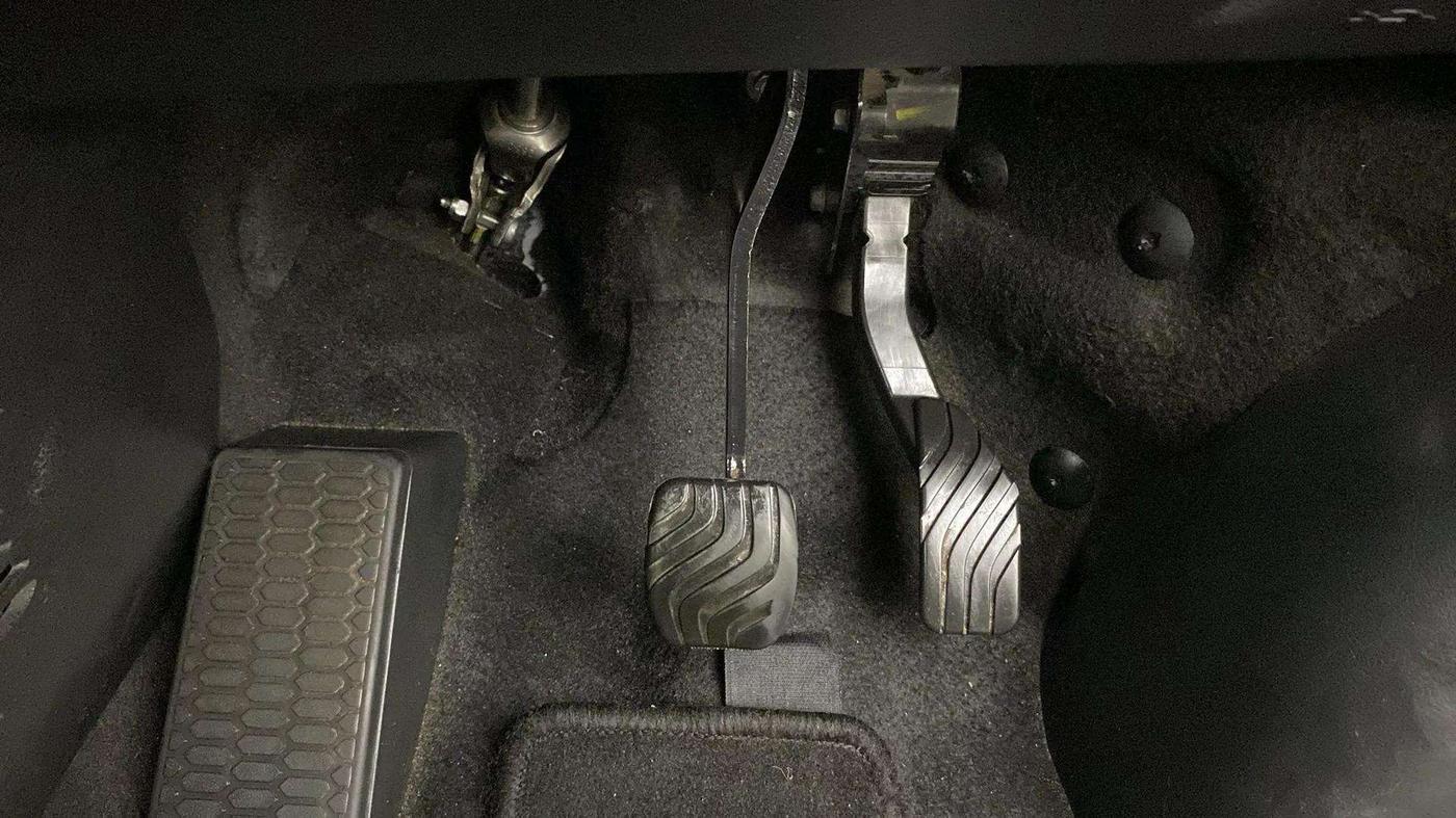 2020 Nissan MAGNITE XV TURBO CVT, Petrol, Automatic, 1,08,668 km, Pedals
