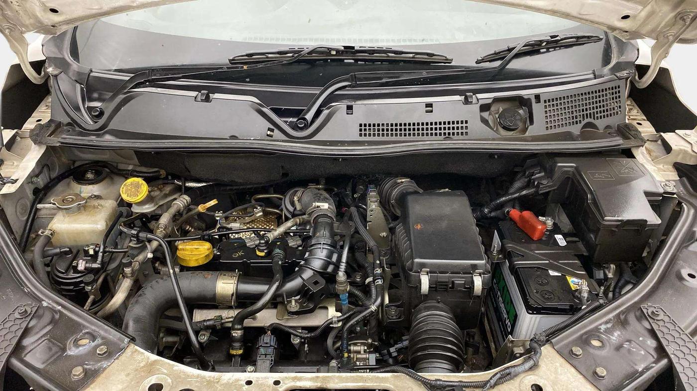 2020 Nissan MAGNITE XV TURBO CVT, Petrol, Automatic, 1,08,668 km, Engine View