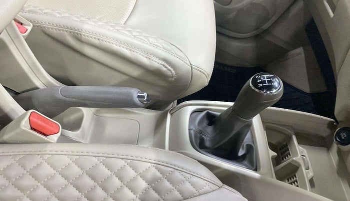 2019 Maruti Ertiga ZXI+ SHVS, Petrol, Manual, 31,695 km, Gear Lever