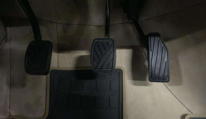 2019 Maruti Ertiga ZXI+ SHVS, Petrol, Manual, 31,695 km, Pedals