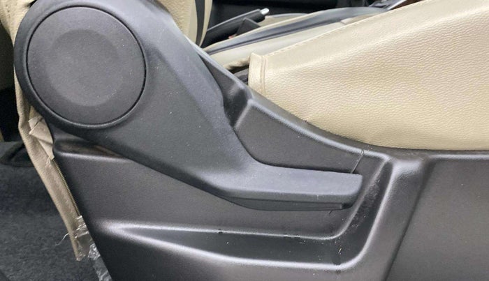 2022 Maruti New Wagon-R VXI CNG 1.0, CNG, Manual, 68,240 km, Driver Side Adjustment Panel
