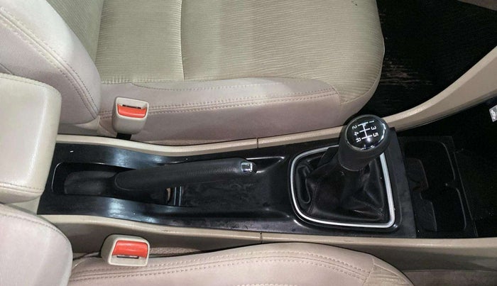 2017 Maruti Ciaz DELTA 1.4 MT PETROL, Petrol, Manual, 71,701 km, Gear Lever