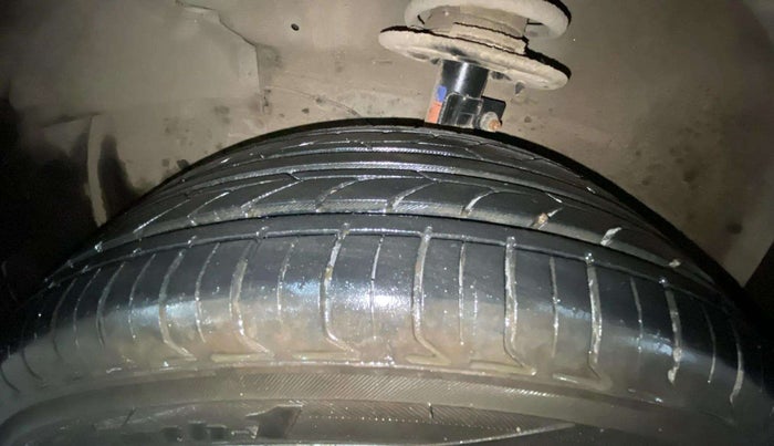 2017 Maruti Ciaz DELTA 1.4 MT PETROL, Petrol, Manual, 71,701 km, Left Front Tyre Tread