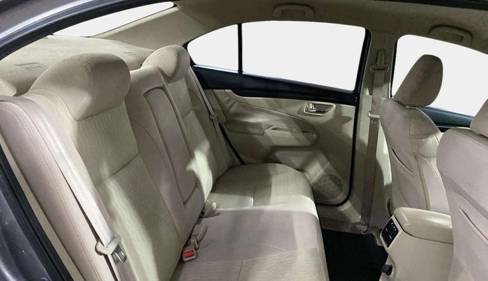 2017 Maruti Ciaz DELTA 1.4 MT PETROL, Petrol, Manual, 71,701 km, Right Side Rear Door Cabin