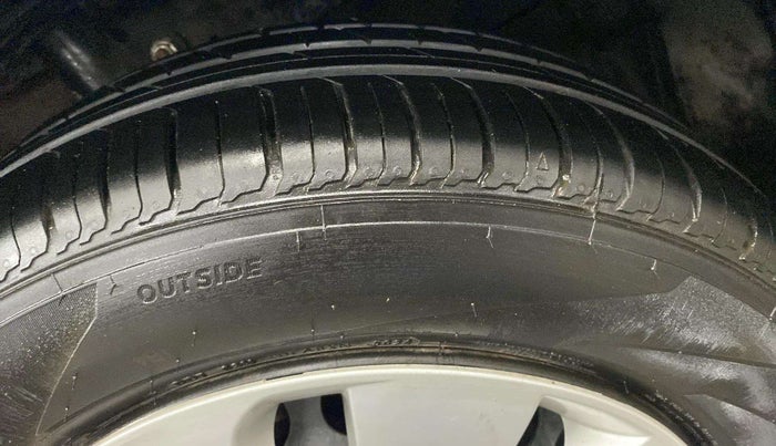 2017 Maruti Baleno DELTA CVT PETROL 1.2, Petrol, Automatic, 60,480 km, Right Front Tyre Tread