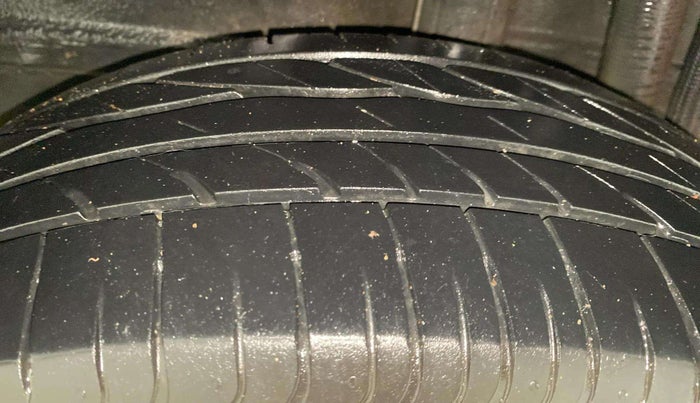 2020 Toyota YARIS J MT, Petrol, Manual, 89,252 km, Left Rear Tyre Tread